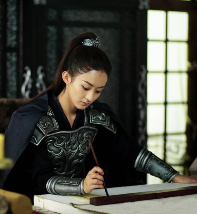 女明星穿盔甲_古装剧女将军_女明星穿铠甲