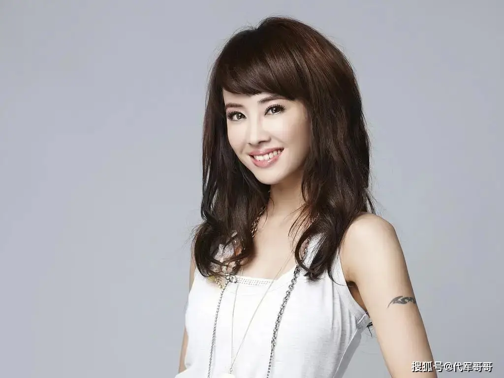 口臭原因_中国女明星哪些有口臭_明星口臭揭秘