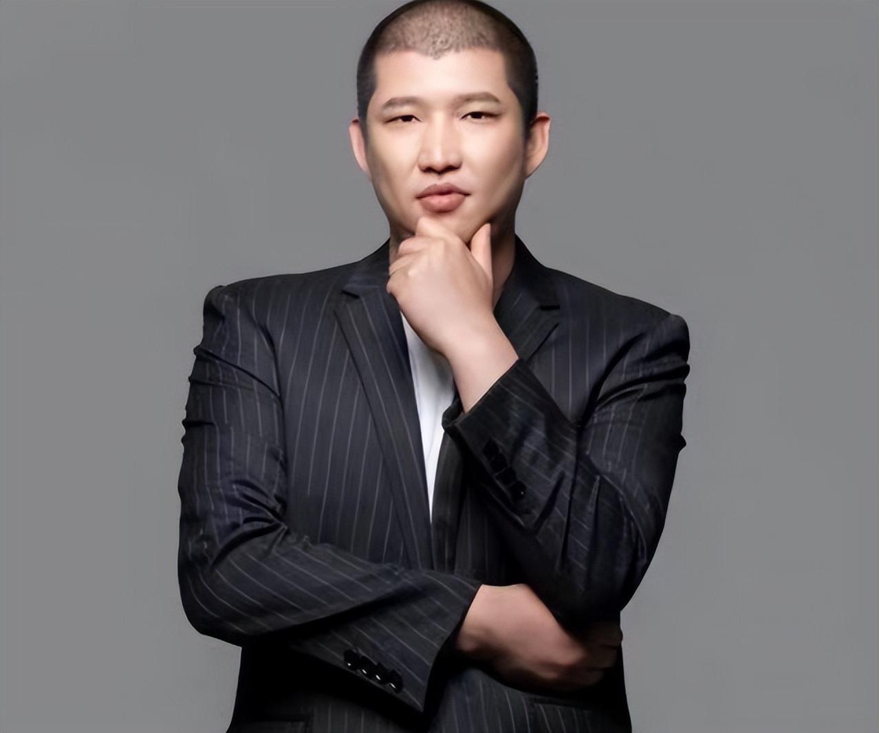 二驴与女徒弟不正当关系曝光_二驴小老虎录音门_八卦爆料网红二驴是谁呀视频大全集-