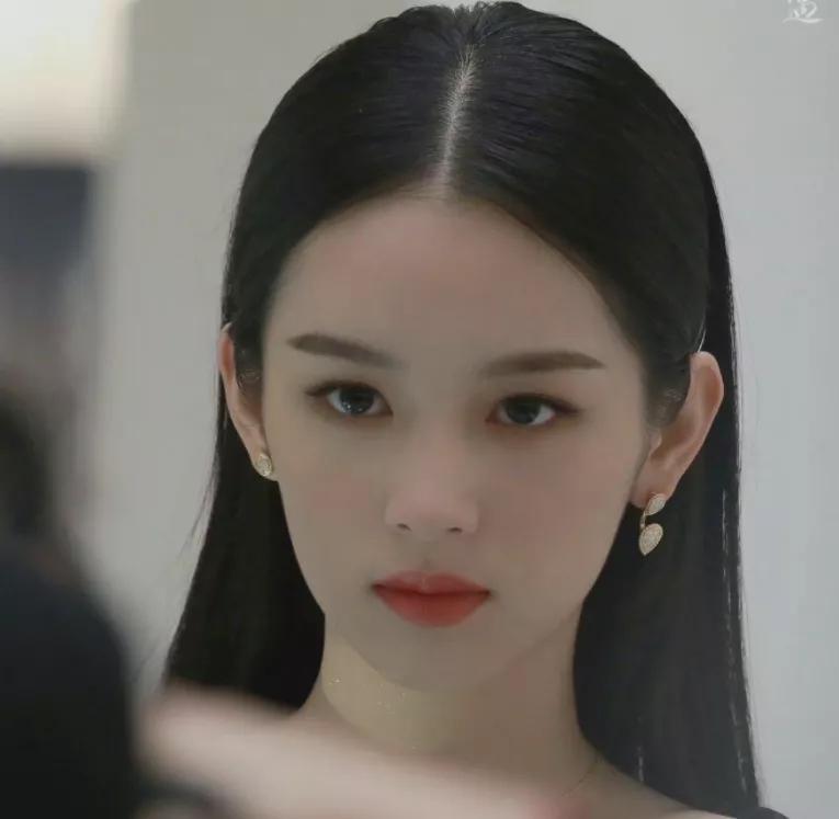 明星媒体关系紧张分析_娱乐圈媒体红黑榜2021_明星的黑料有什么,
