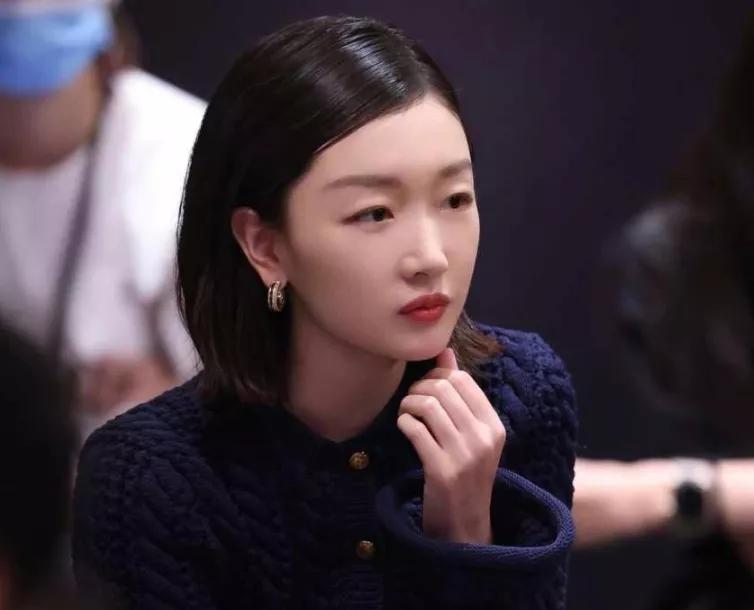 明星的黑料有什么,_娱乐圈媒体红黑榜2021_明星媒体关系紧张分析
