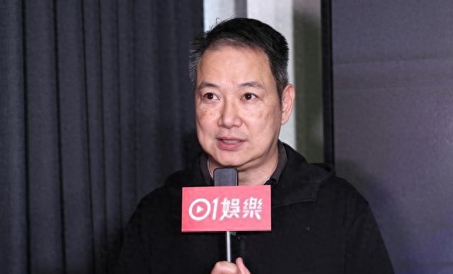 TVB绿叶蔡子健罕露脸，发福显老头发花白，自曝在校执教已是博士